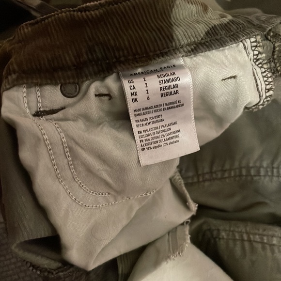 American Eagle Corduroy Mom Jeans Women’s Size 2 Camo High Rise Retro Military - Picture 6 of 6